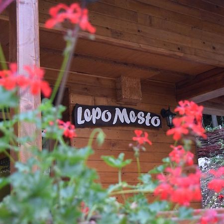 Motel Lepo Mesto Strmosten 外观 照片